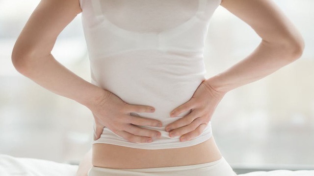 Dùng ghế massage toàn thân trị đau thắt lưng